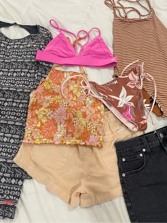 Hurley Pants - Beachy XS/S LOT: 8 ITEMS Roxy/Billabong/Hurley/swimsuits/dress/shorts/halter!